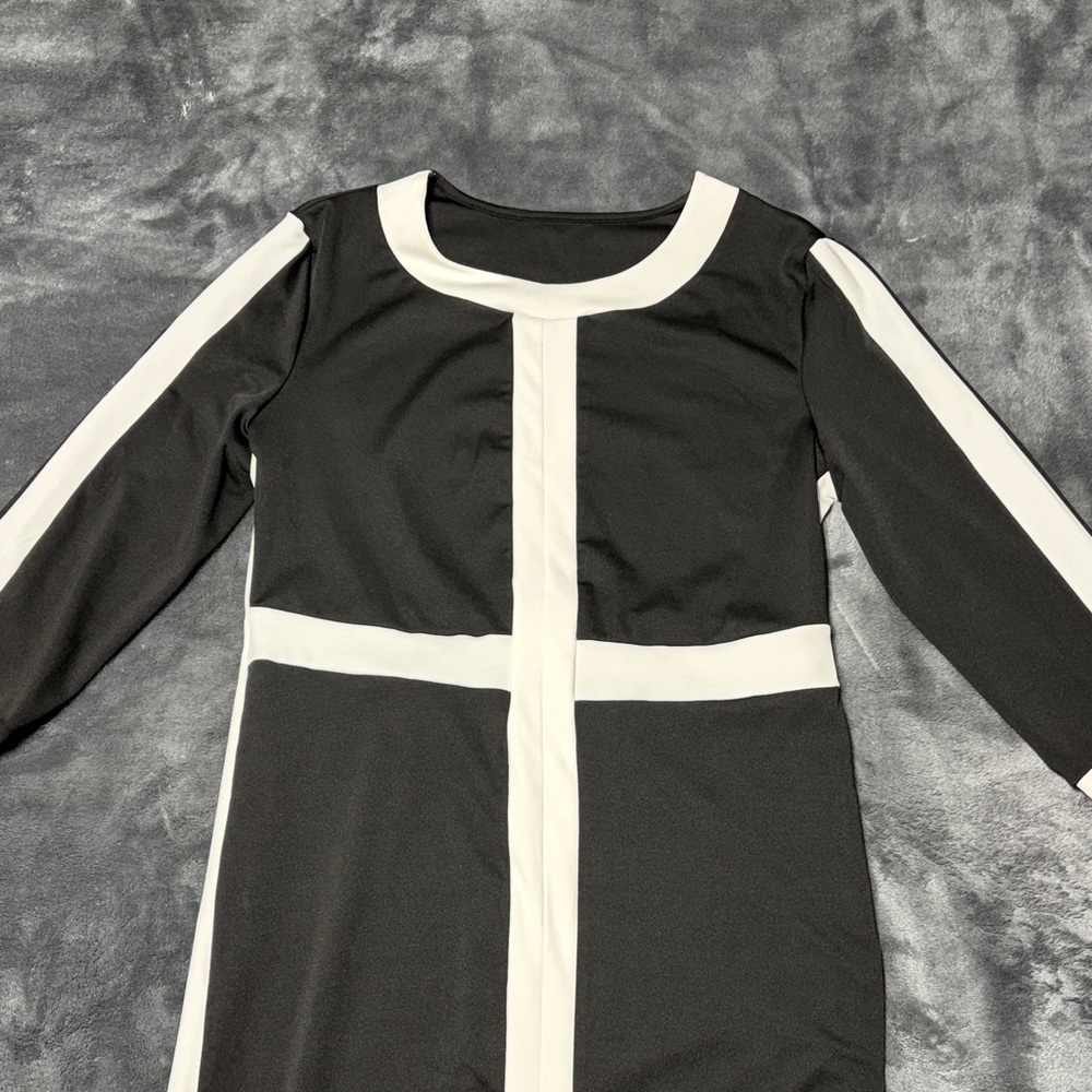 Black and White 3/4 Sleeve Dress